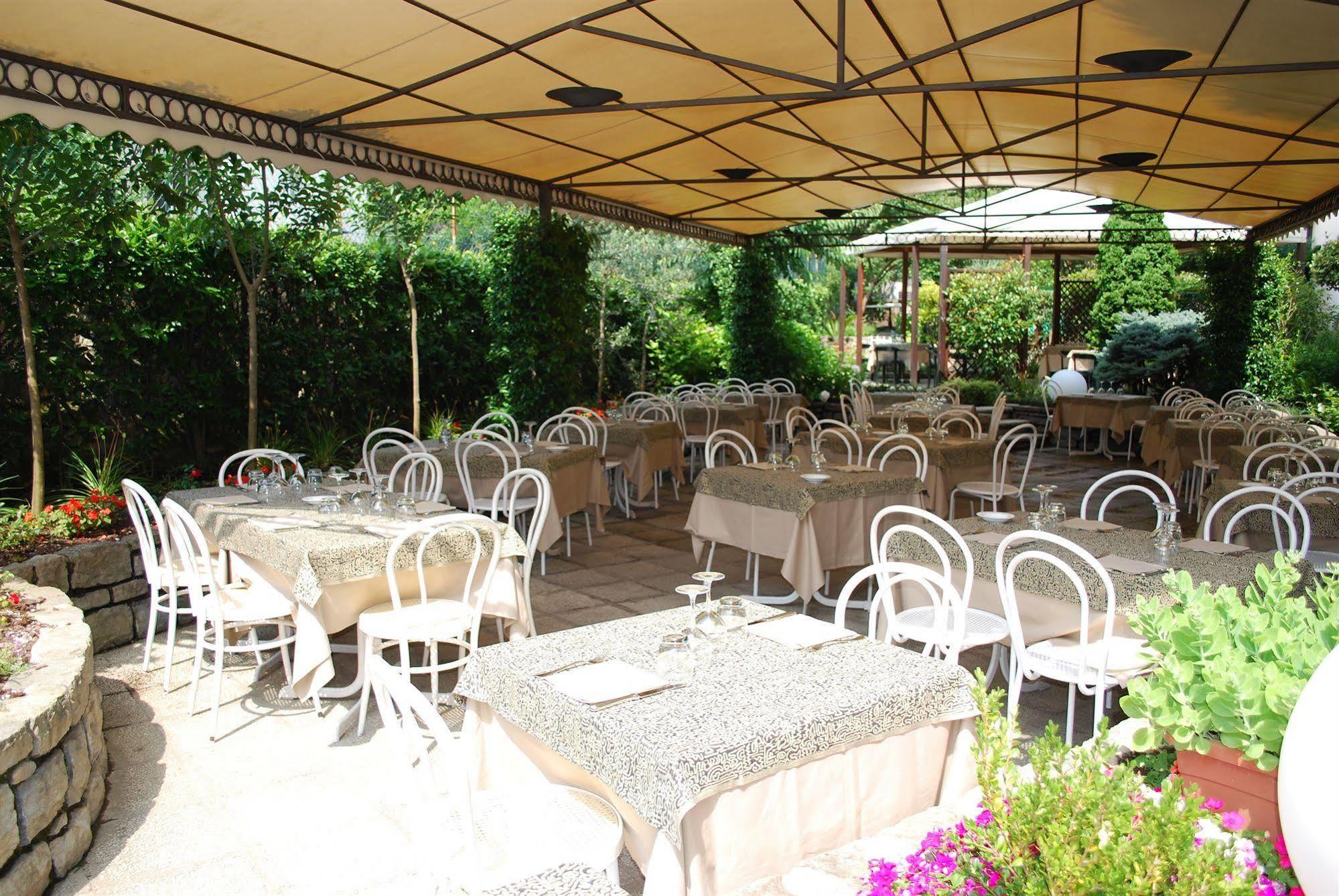 Albergo Giardino Черноббио Экстерьер фото